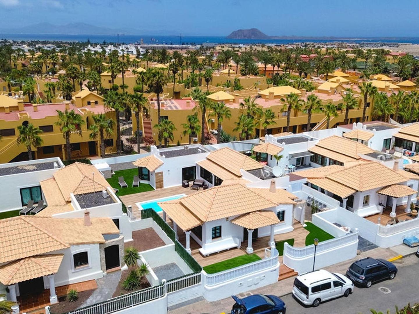 Villa Relax Deluxe Private Pool Corralejo By Holidays Home Exterior photo